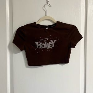 DISCONTINUED brown honey cropped tee